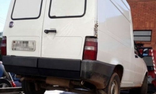 Jovem é detido suspeito de usar carro furtado para comercializar produtos