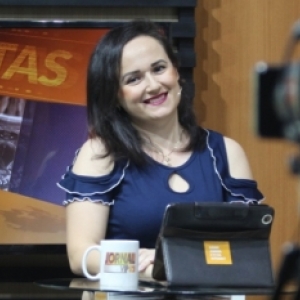 Homem aterroriza crianças ao invadir escola; Jornal Vip desta sexta, 1º de novembro