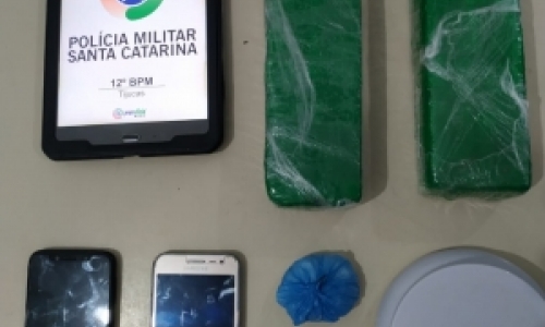 Jovens de outra cidade são presos ao tentarem fazer entrega de drogas em Tijucas