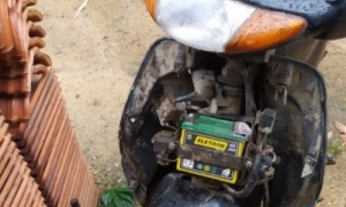 Motociclista fica ferido ao colidir de frente com outra moto