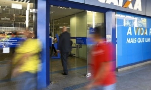 Agências bancárias abrem em horário especial neste fim de ano
