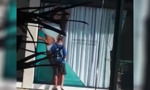 Homem é flagrado em atos obscenos em plena luz do dia no centro de Tijucas
