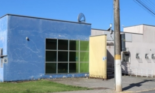 Com UBS em reforma, atendimento de saúde passa a acontecer em escola
