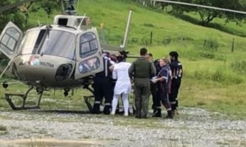 Em ação conjunta, paciente é transferido de hospital pelo helicóptero Águia