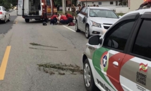 AGORA: Motociclista fica ferido ao se envolver em acidente 