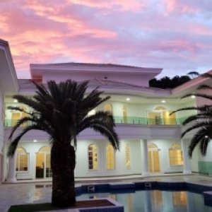 Evento gratuito com desfile e apresentações reúne fornecedores de eventos 