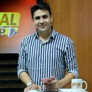 Criminoso armado invade loja de celulares; Jornal Vip desta quinta, 30 de janeiro