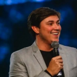 Idealizador do Empreende Brazil, Lucas Schweitzer, é o convidado do programa 