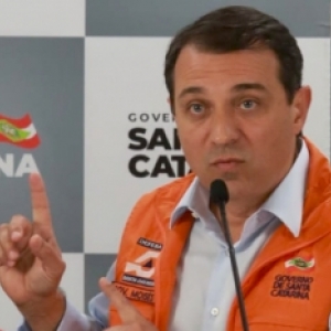 Em reunião com presidente governador catarinense reivindica recursos para saúde