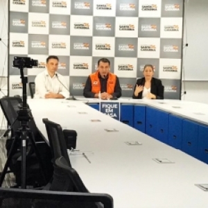 Casos confirmados crescem 12% em Santa Catarina e casos suspeitos diminuem