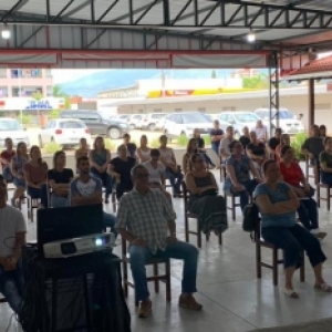 Empresas discutem retorno de atividades com sindicato e autoridades municipais 