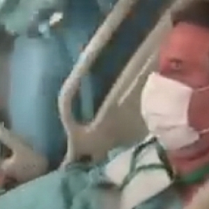 Vídeo: idoso infectado por Covid-19 na região recebe alta da UTI