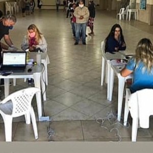 Plantão orienta cidadãos com dificuldades em pedir Auxílio Emergencial