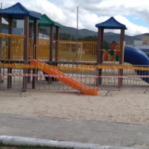 Parques infantis, áreas de esporte e lazer são isolados 