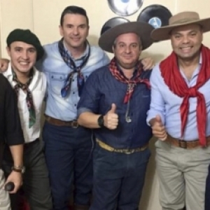 Grupo Tchê Garotos faz live nesta quarta com formação original