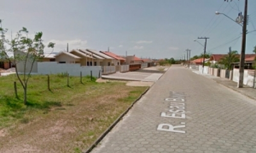 Rapaz é agredido por idoso após entrar em propriedade privada