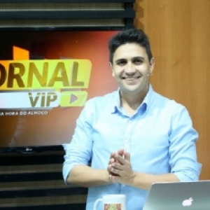 Pai de Laurinha fala sobre estado de saúde da menina; Jornal Vip, terça 23 de junho