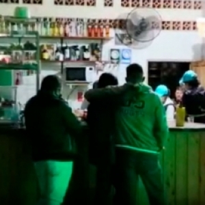Descumprindo normas, cinco bares são fechados no município