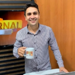  Dono de academia se envolve em acidente de trânsito; Jornal Vip, terça-feira, 07 de julho