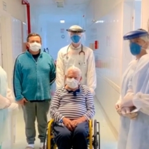 Idoso de 87 anos vence o novo coronavírus e recebe alta de hospital
