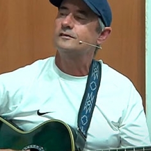 A música é importante na vida das pessoas? Confira bate-papo sobre esse Tema do Cotidiano