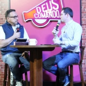 Depois de sucesso em rede nacional, programa Deus no Comando reestreia
