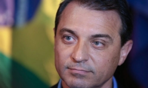 Impeachment de Carlos Moisés é aprovado por deputados e governador pode ser afastado