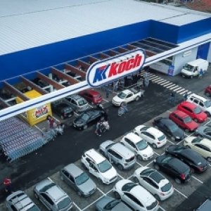 Temporada de verão abre 200 vagas para lojas do Grupo Koch em cidades litorâneas