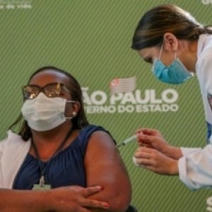 Vacinação contra a Covid-19 terá quatro fases em SC; entenda cada uma delas