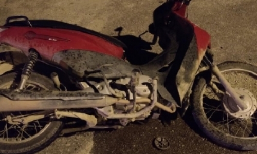 Homem fica gravemente ferido em colisão entre carro e motocicleta