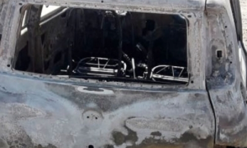 Proprietário de carro carbonizado é encontrado e não dá importância 
