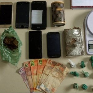 Trio suspeito de aliciar menores para o tráfico de drogas é preso na região