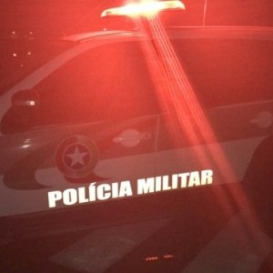Após discussão, mulher é agredida pelo próprio companheiro em via pública