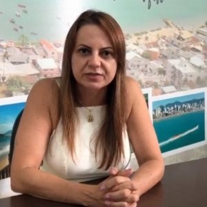 Município antecipa recesso escolar e deve vacinar professores; confira as mudanças