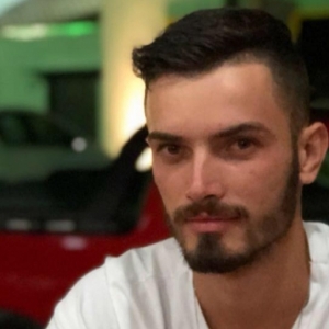 FATALIDADE: Jovem de 23 anos perde a vida após colidir moto contra caminhão