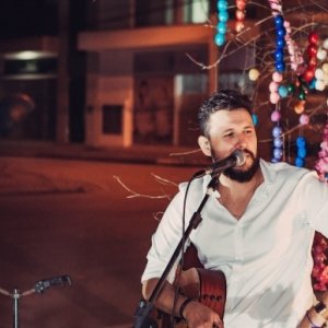 Lançamento da árvore de páscoa do Centro da Moda marca noite em Canelinha