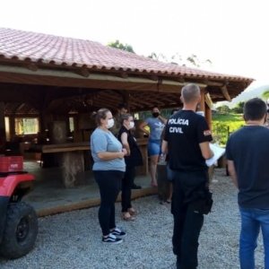 Quatro estabelecimentos são interditados por não cumprirem decreto
