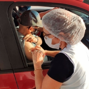 Idosos com 73 anos ou mais têm nova oportunidade de vacinar contra o Covid-19 