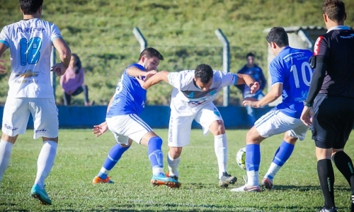 Futebol e outros esportes coletivos voltam a ser liberados em todo o estado