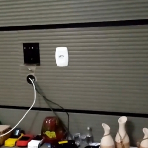 Imóvel tem porta arrombada e aparelhos eletrônicos furtados em Tijucas