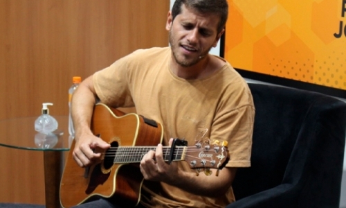 Um céu pra gente: O novo sucesso do cantor e compositor tijuquense Gui Franzói