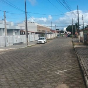 Dupla realiza ‘arrastão’ em duas residências e foge levando diversos eletrônicos