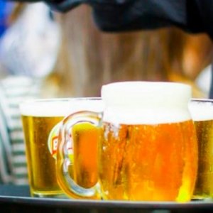 Restrições de horários no comércio e proibição de bebidas alcoólicas são prorrogadas