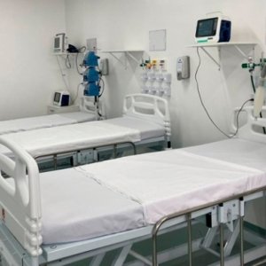 Antes da ativação total, ala de UTI já recebe o primeiro paciente em estado grave