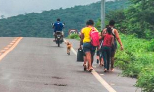 Polícia Militar Rodoviária dá dicas para caminhar em rodovias de forma segura 