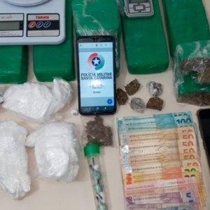 Traficante tem estoque de mais de 5 quilos de maconha apreendidos