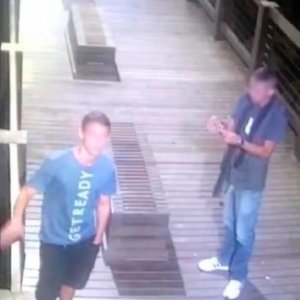 Prefeito divulga imagens de dupla que tentou depredar ponto turístico