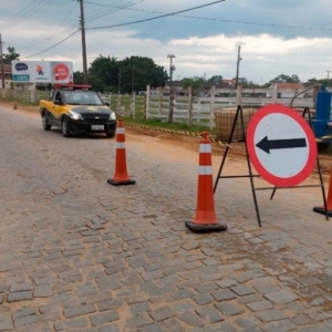 Obras na Avenida Beira Rio provocam novos desvios no trânsito de Tijucas