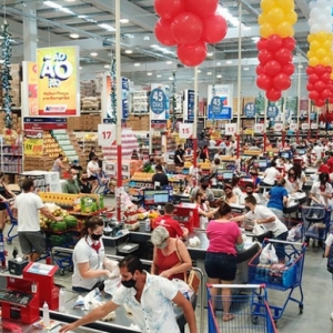 Com berço tijucano, Komprão Koch Atacadista avança pelo Estado