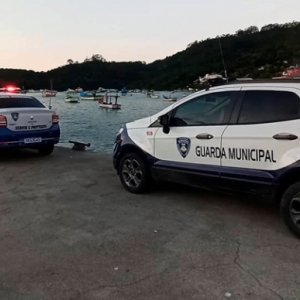 Praia do Caixa D’aço é alvo de fiscalizações para coibir infrações